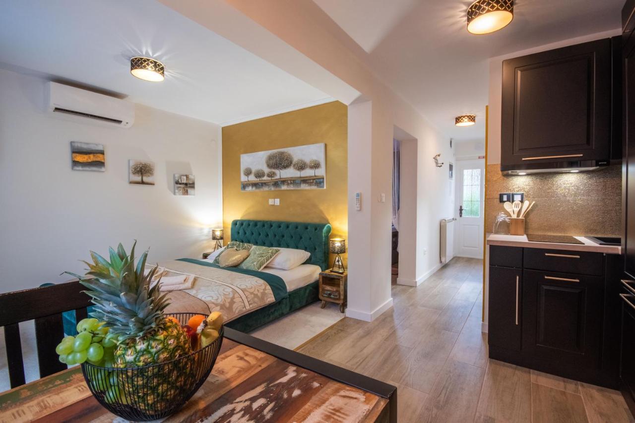 Wellness Studio D'Or - Exclusive New Apartment With Whirlpool, Sauna, Sunny Terrace, Private Parking Пореч Екстер'єр фото